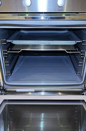 Oven interior, racks and tray after cleaning